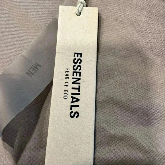 Fear of God Essentials Men’s T-shirt Desert Taupe Size Large NEW With Tags - Picture 5 of 11